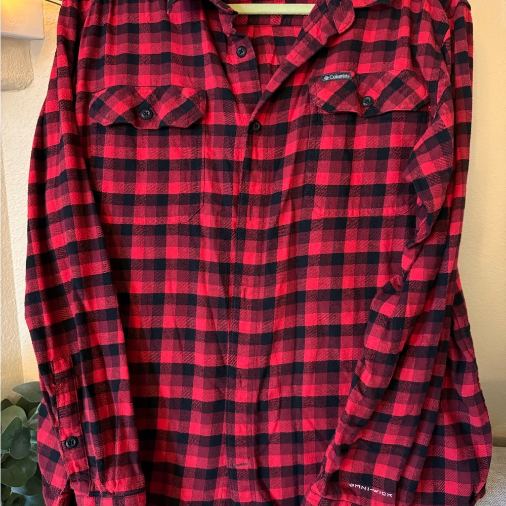 Men’s Columbia Red and Black Plaid Shirt
